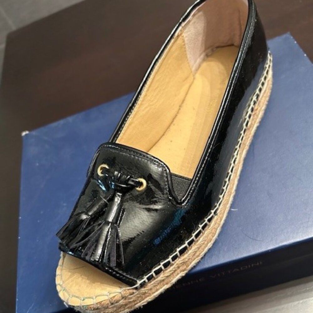 Adrienne Vittadini Women's Parke Size 8, Peep Toe Platform, Black